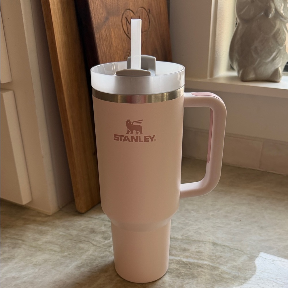 Stanley 40oz Quencher in Rose Quartz
